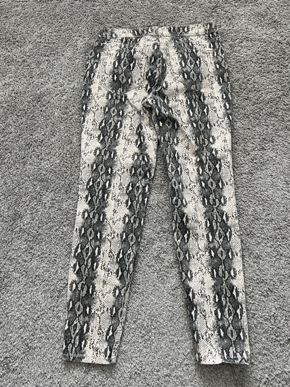 Kensie Jeans Women’s Black and Cream Snakeskin-Print Stretch Jeans - Size 10/30 - Picture 2 of 10